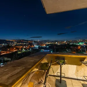 Cozy With A Beautiful View Of Old Town Тбилиси